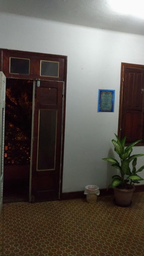 Hotel Indaia โกเวร์นาดอร์ วาลาดาเรส ภายนอก รูปภาพ